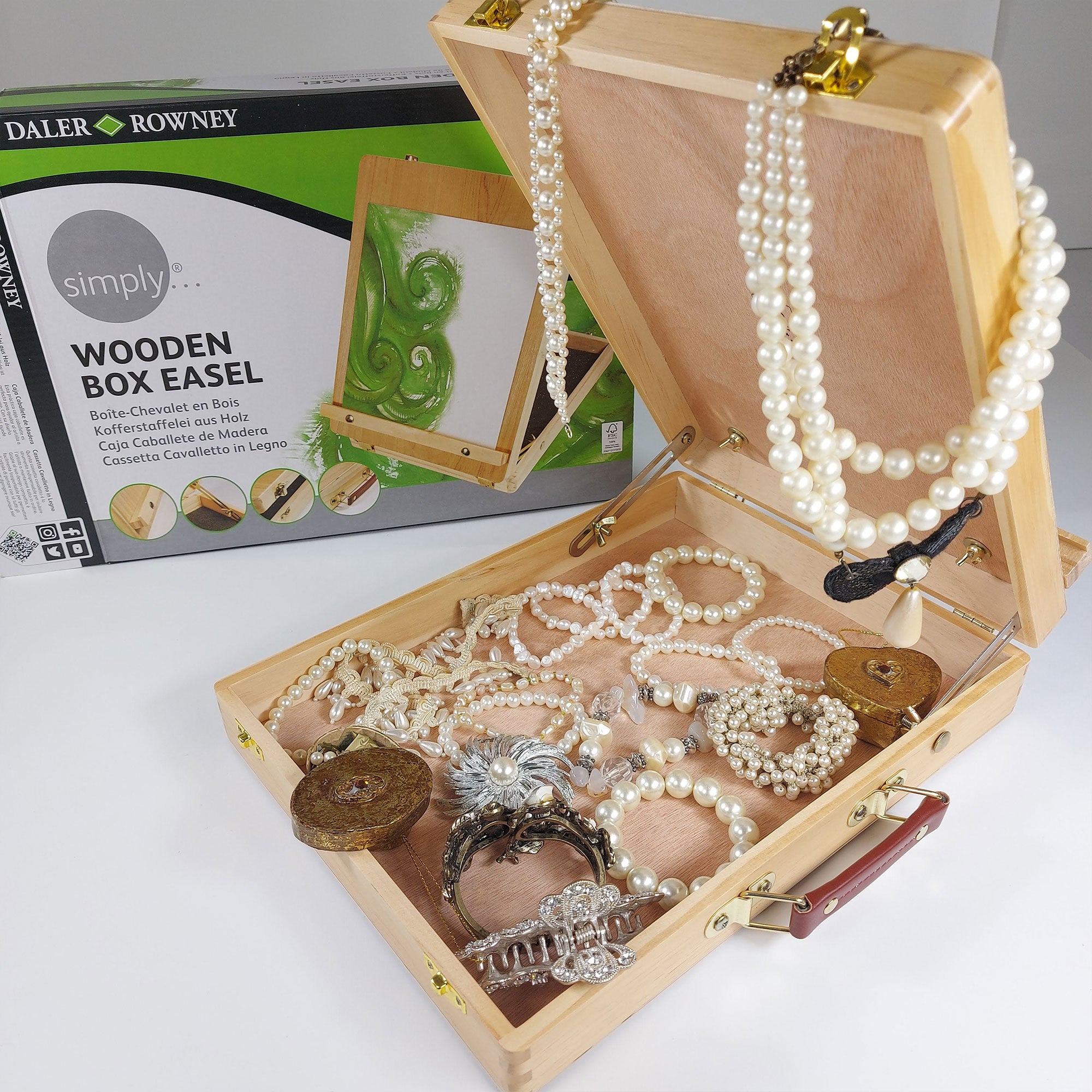 Daler-Rowney Simply Box Easel Holding Jewellery