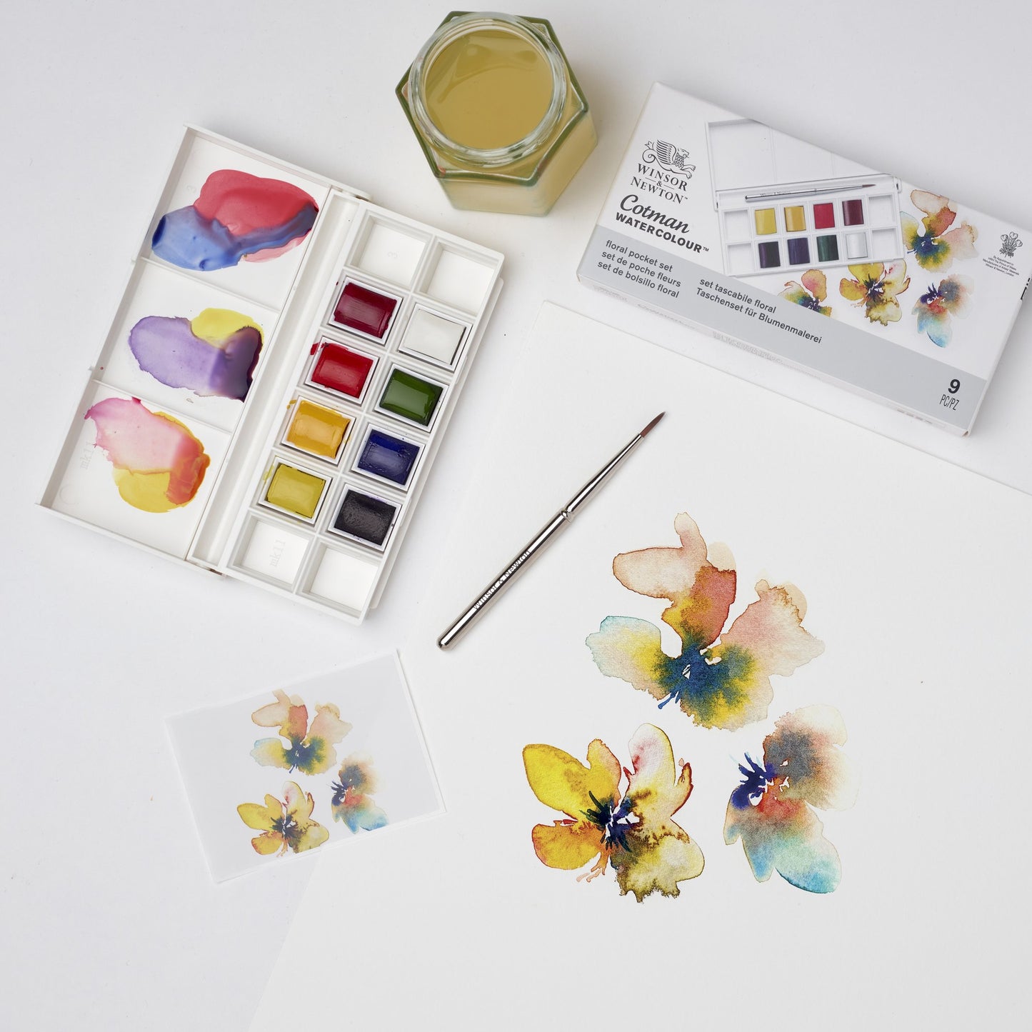 Floral Pocket Set - In use