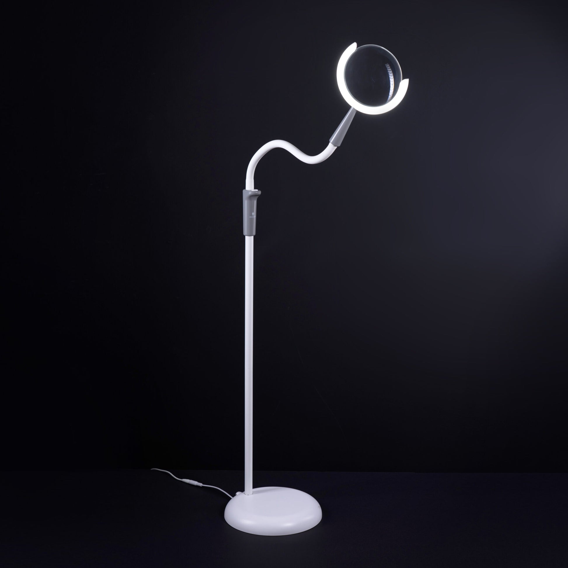 Daylight Company Magnificent Pro – 3-in-1 Magnifying Lamp with flexible neck and LED lighting.