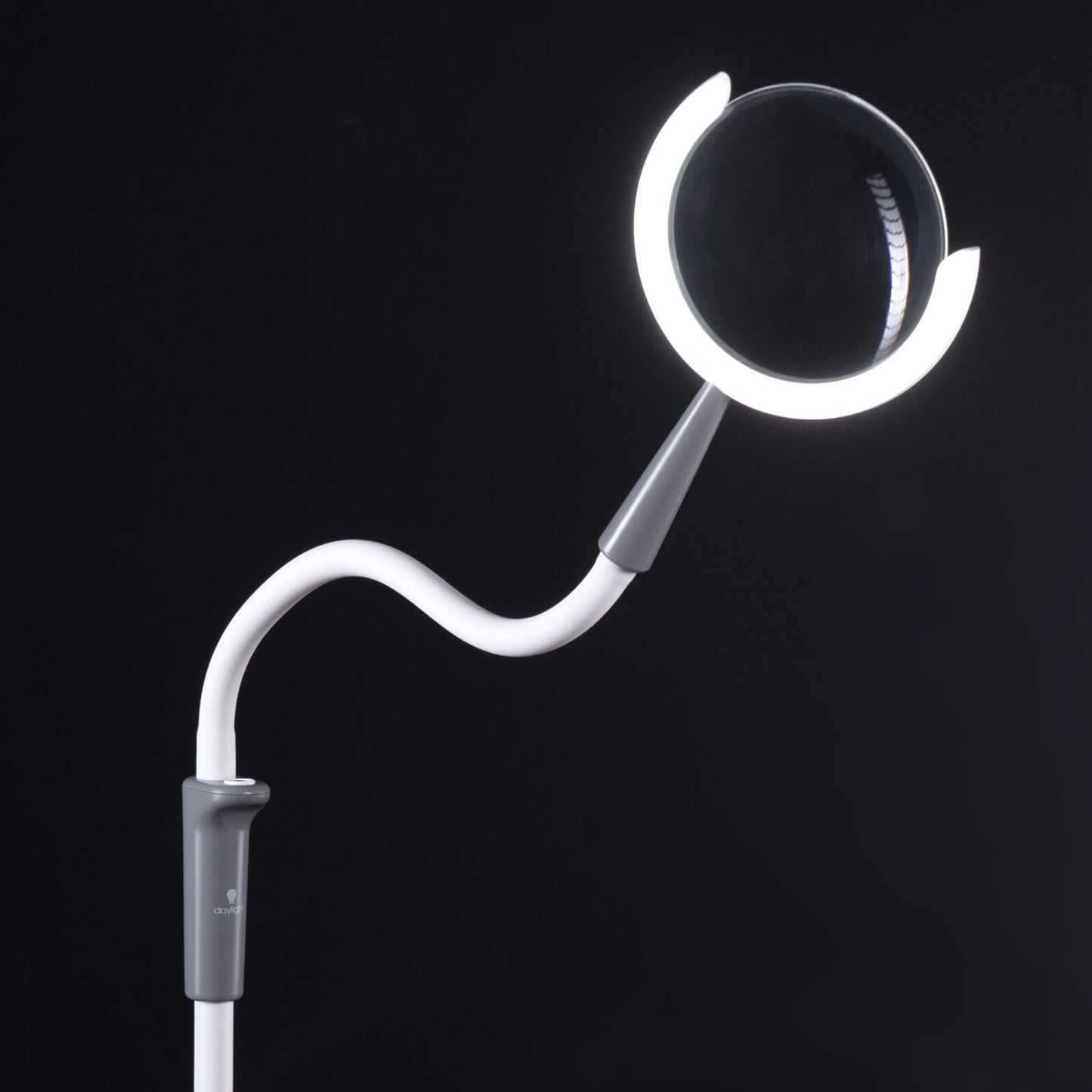 Daylight Company Magnificent Pro – 3-in-1 Magnifying Lamp with flexible neck and LED light.