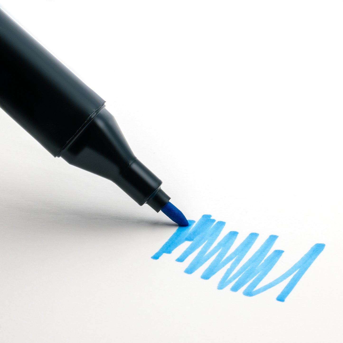 ARTessentials Graphic Art Markers - Dual Tip - Set of 80 - Closeup of fine tip in use