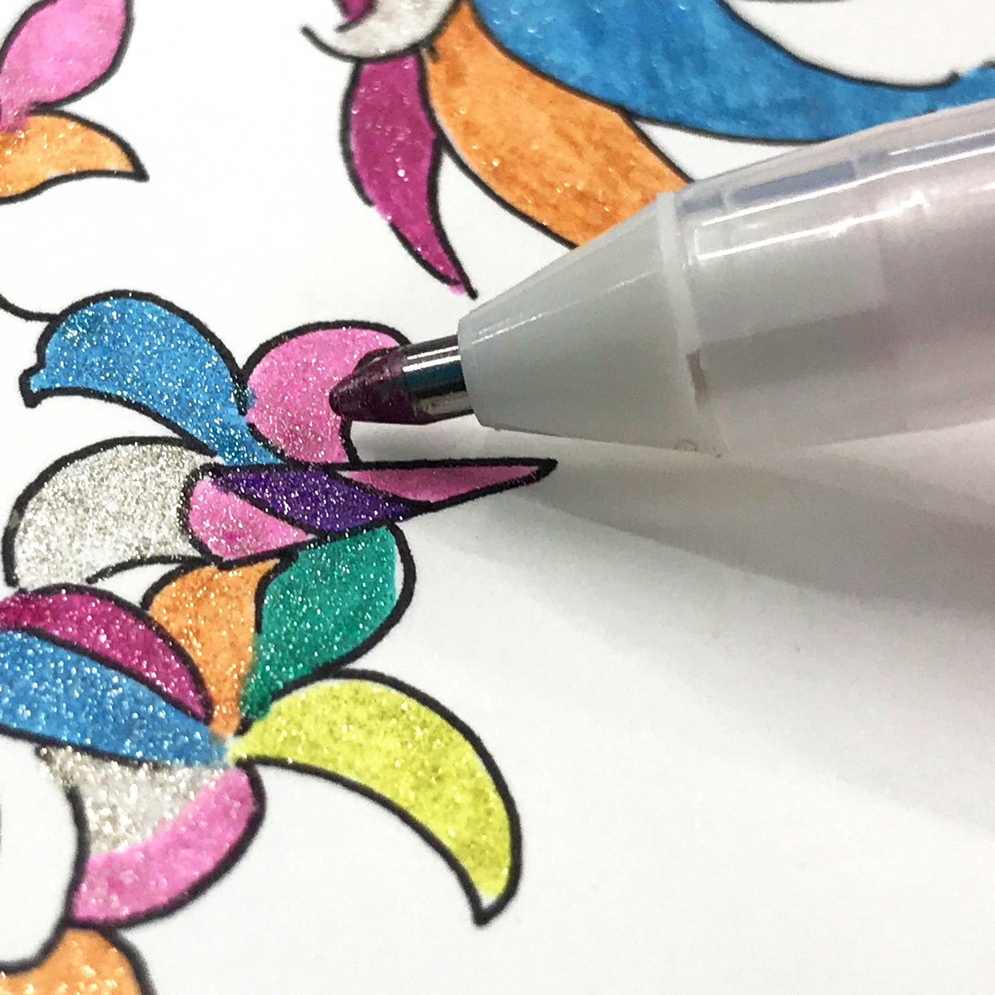 Sakura Gelly Roll - Stardust - Set of 12 Gel Pens - Closeup of Nib While Illustrating