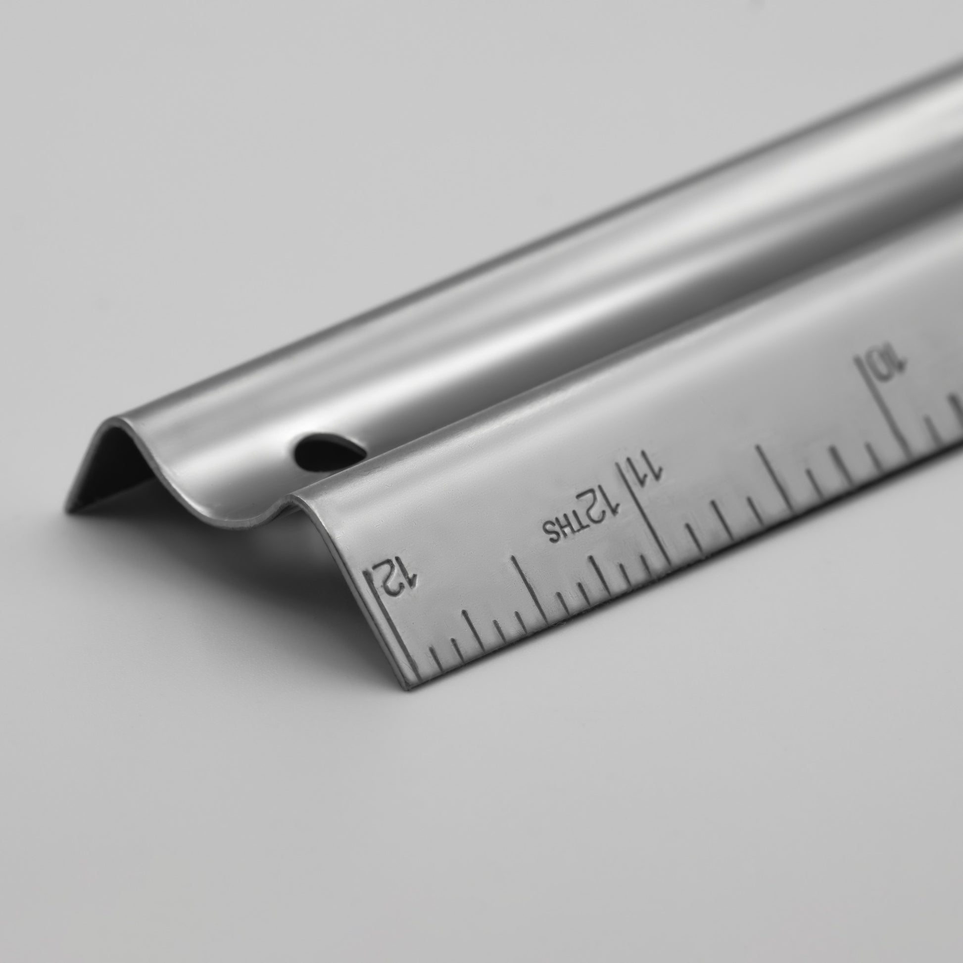 The Maun 12" Safety Rule - Inches Closeup