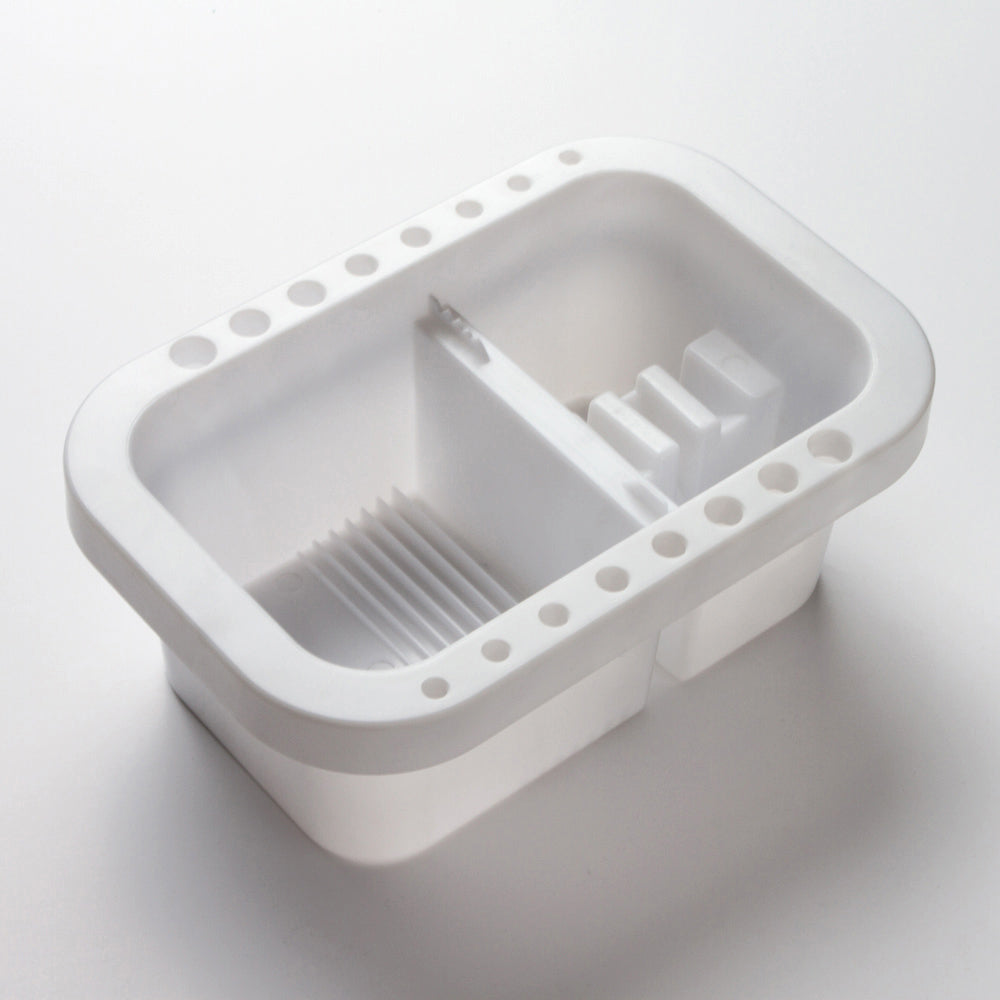 Studio Essentials : Plastic Brush Washer with Palette Cover : 25x15x10.5cm (Apx.10x6x4in)
