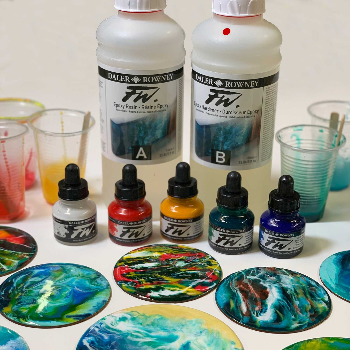 Daler-Rowney FW Epoxy Resin (A) and Hardener (B) - Group shot