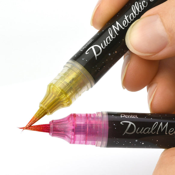 Pentel Arts Dual Metallic Brush Pens Closeup of Brushes