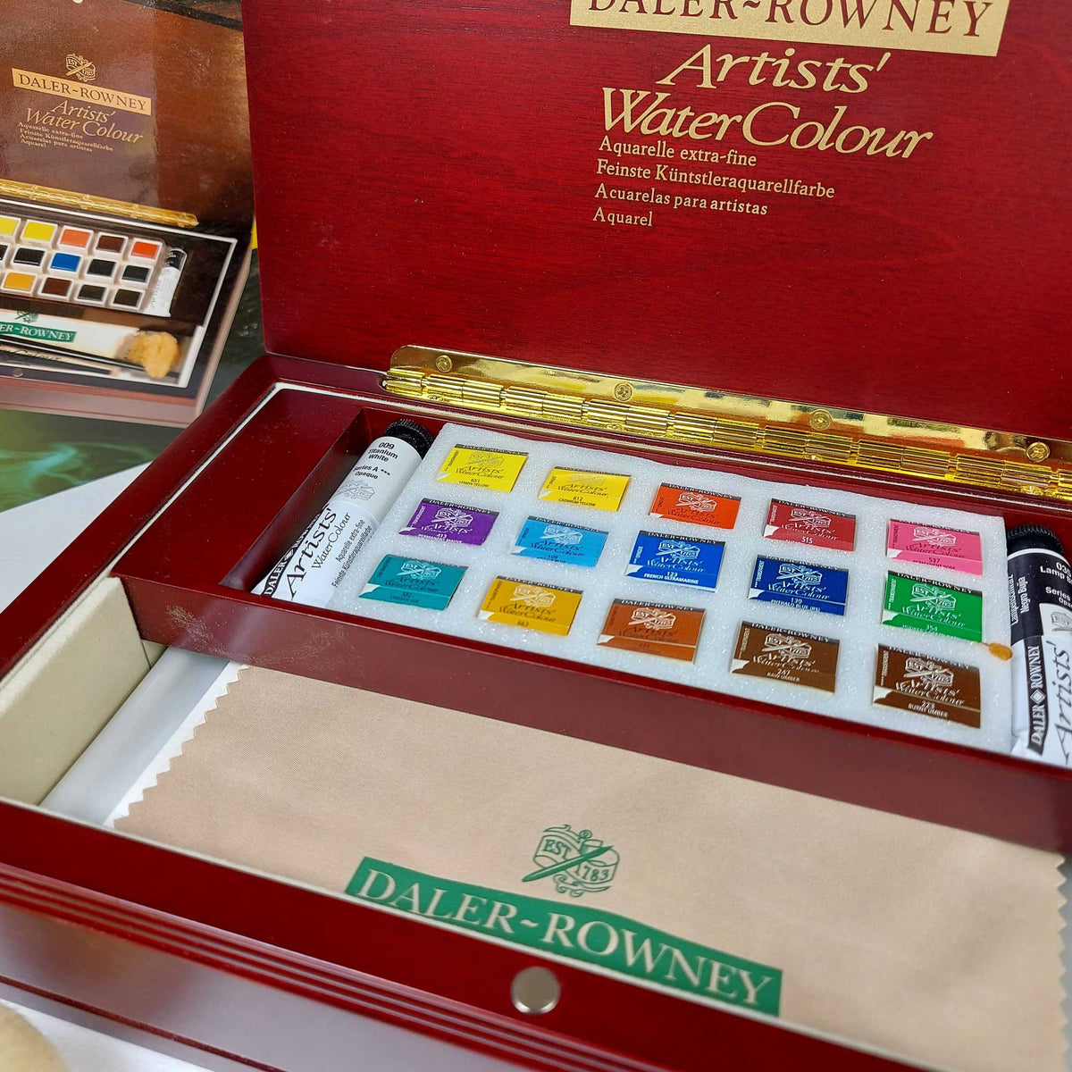 Daler Rowney Artists Watercolour Half Pan Deluxe Wooden Box Set - SMALL.