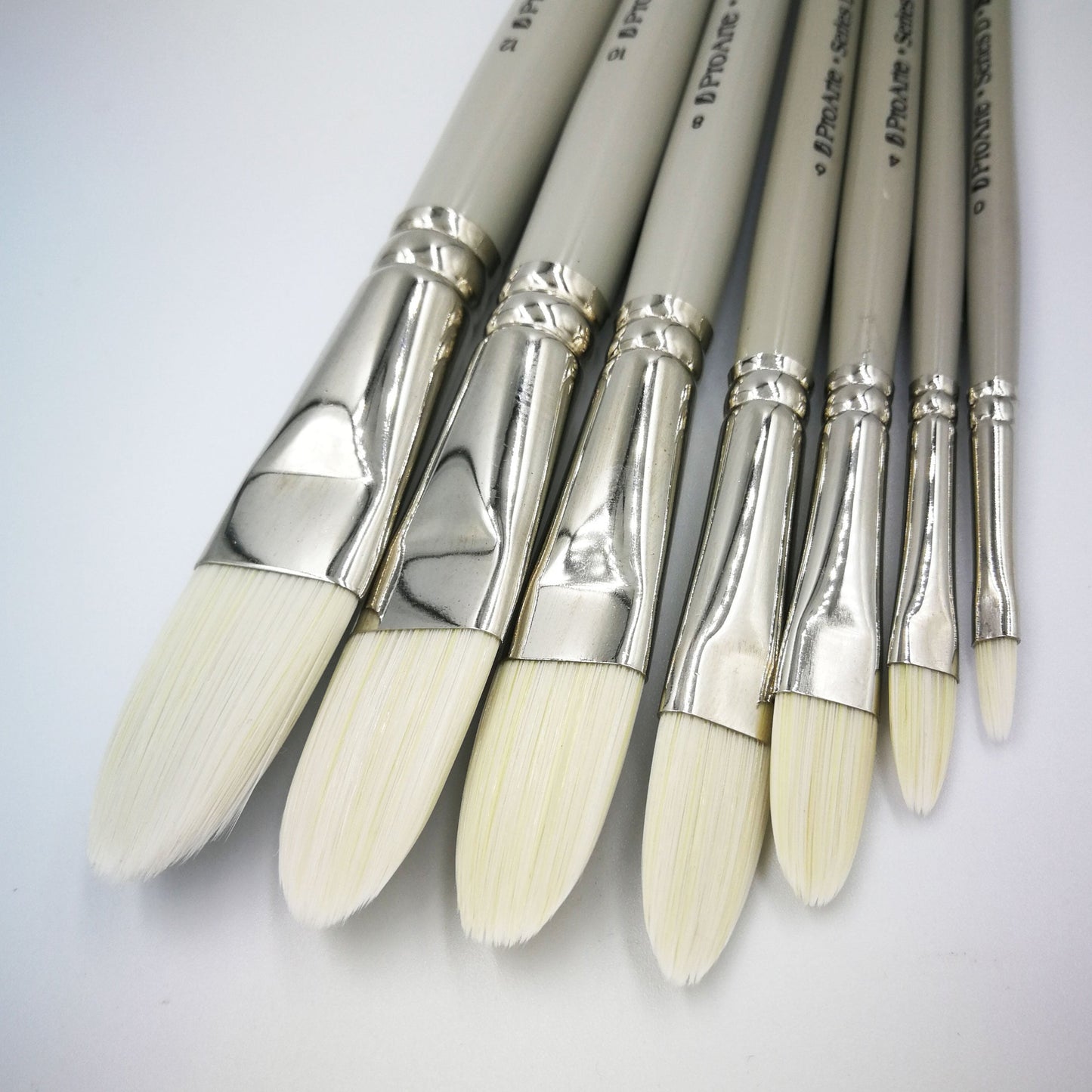 Pro Arte Series D Bristlene Oil Brushes - Filbert - Closeup