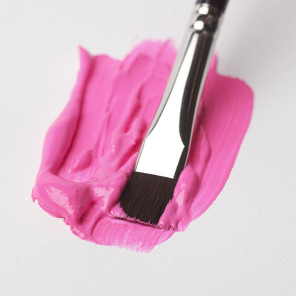 Galeria Short Handled Flat Acrylic Brush Closeup While in Use