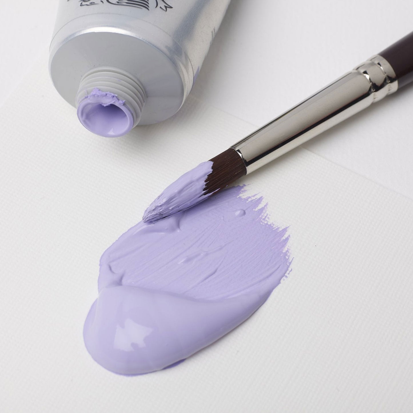 Galeria Short Handled Round Acrylic Brush Closeup While in Use